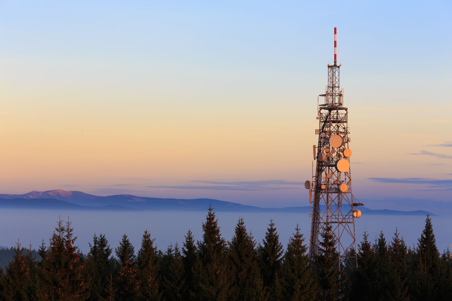 skyDSL, alternativa dvs. de internet prin satelit.